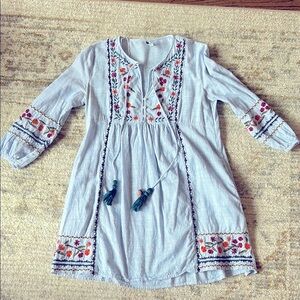 Floral Embroidered Womens loose dress size small trf collection Zara